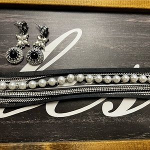 Express bracelet and earrings set.